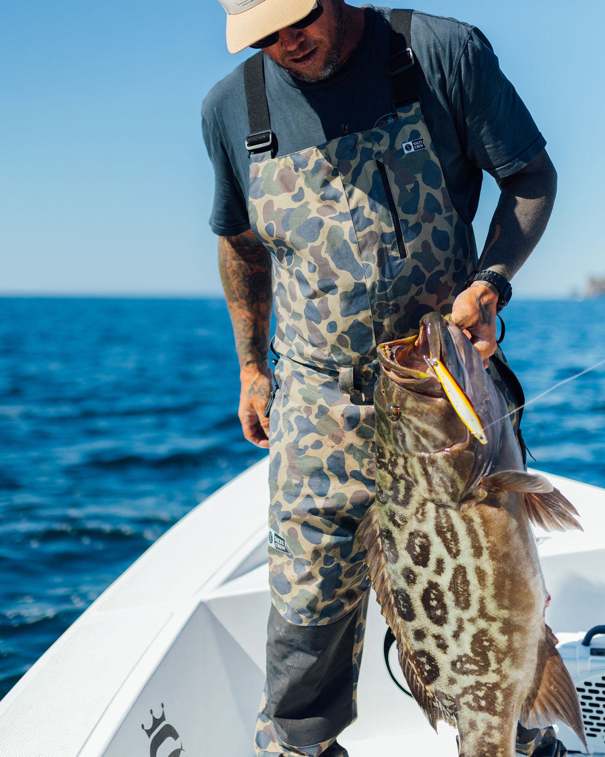 Salty Crew LONG RANGE TECH BIB - Sand Camo